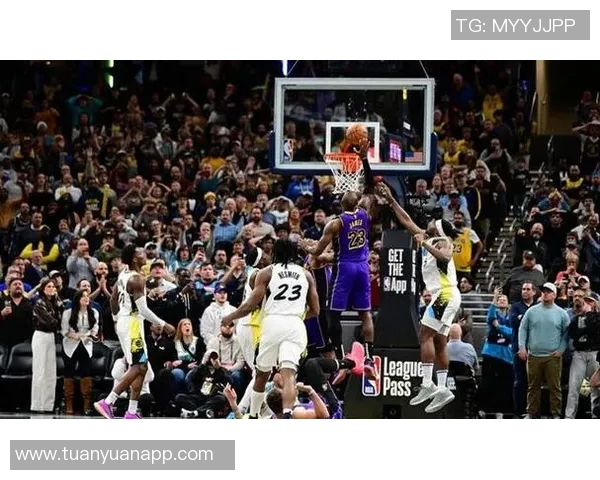 里夫斯上篮绝杀 湖人险胜勇士 里夫斯上篮绝杀 湖人险胜勇士