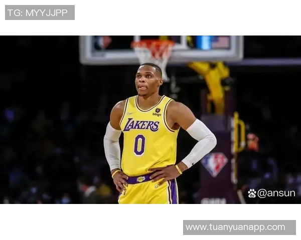 湖人24分大胜!东契奇34+7全队第二,威少13分6失误,老詹大爆发 湖人24分大胜!东契奇34+7全队第二,威少13分6失误,老詹大爆发