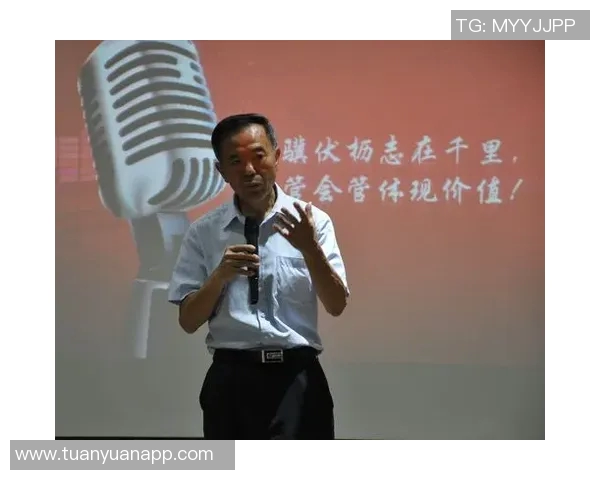 彼得·费金辞去密尔沃基雄鹿队总裁职务,12年辉煌落幕 彼得·费金辞去密尔沃基雄鹿队总裁职务,12年辉煌落幕