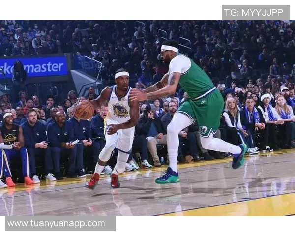 23分！克莱900场里程碑战高光，独行侠输球或促其回归勇士？