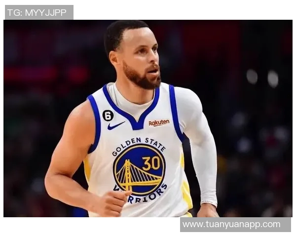 34分大胜国王！库里27+10完爆威少，勇士两大新援爆发，合砍28分