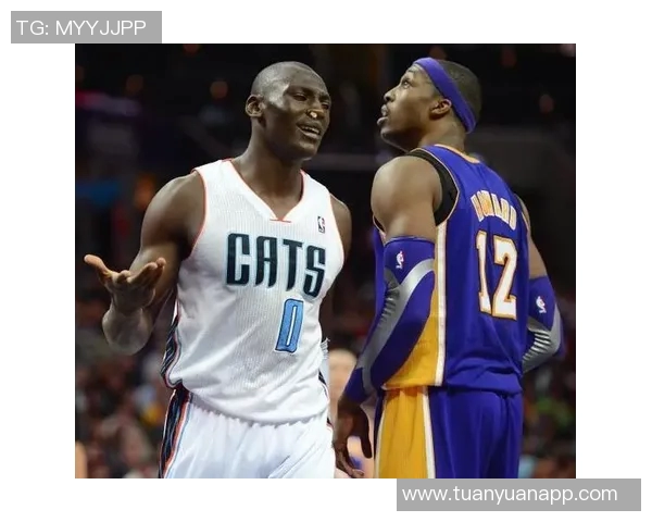 美记：黄蜂修改了怀特交易方案，送给公牛的3次轮变2次轮